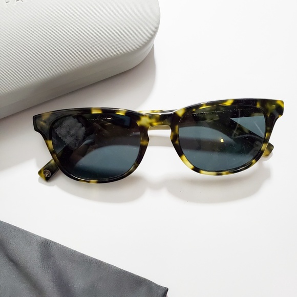 Warby Park Preston Tortoiseshell Sunglasses - Picture 2 of 4